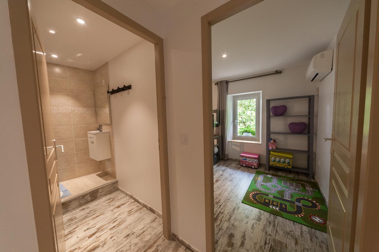 Chambres D'Hotes Chateau Pierre De Montignac Civrac-en-Medoc ภายนอก รูปภาพ