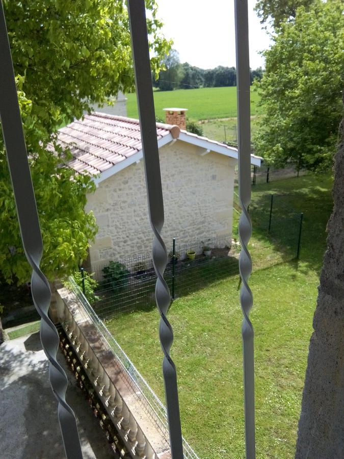 Chambres D'Hotes Chateau Pierre De Montignac Civrac-en-Medoc ภายนอก รูปภาพ
